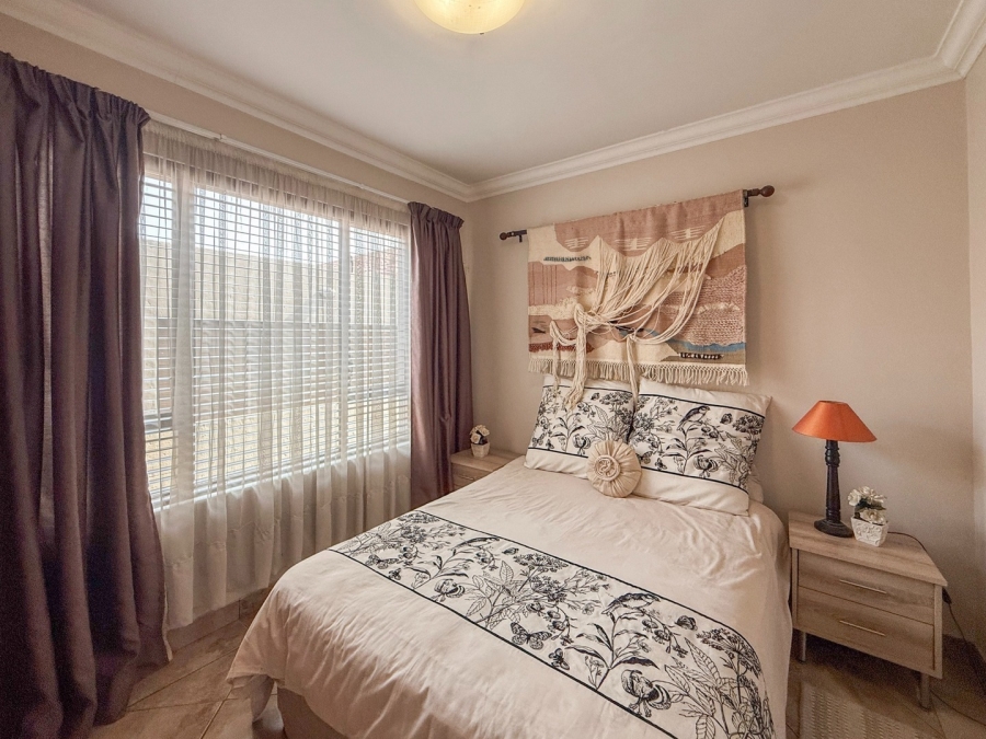 To Let 3 Bedroom Property for Rent in Melodie North West